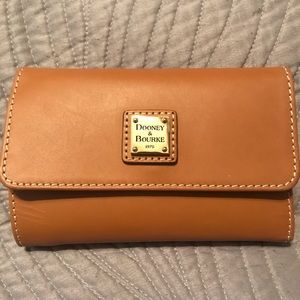 Dooney and Bourke wallet